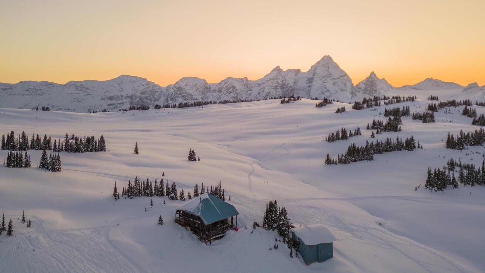 sunset Purcell Mountain Lodge