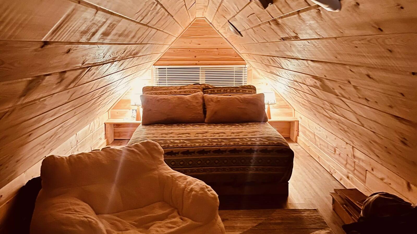 Little Blue Bunkie - Spruce Hollow Lodge