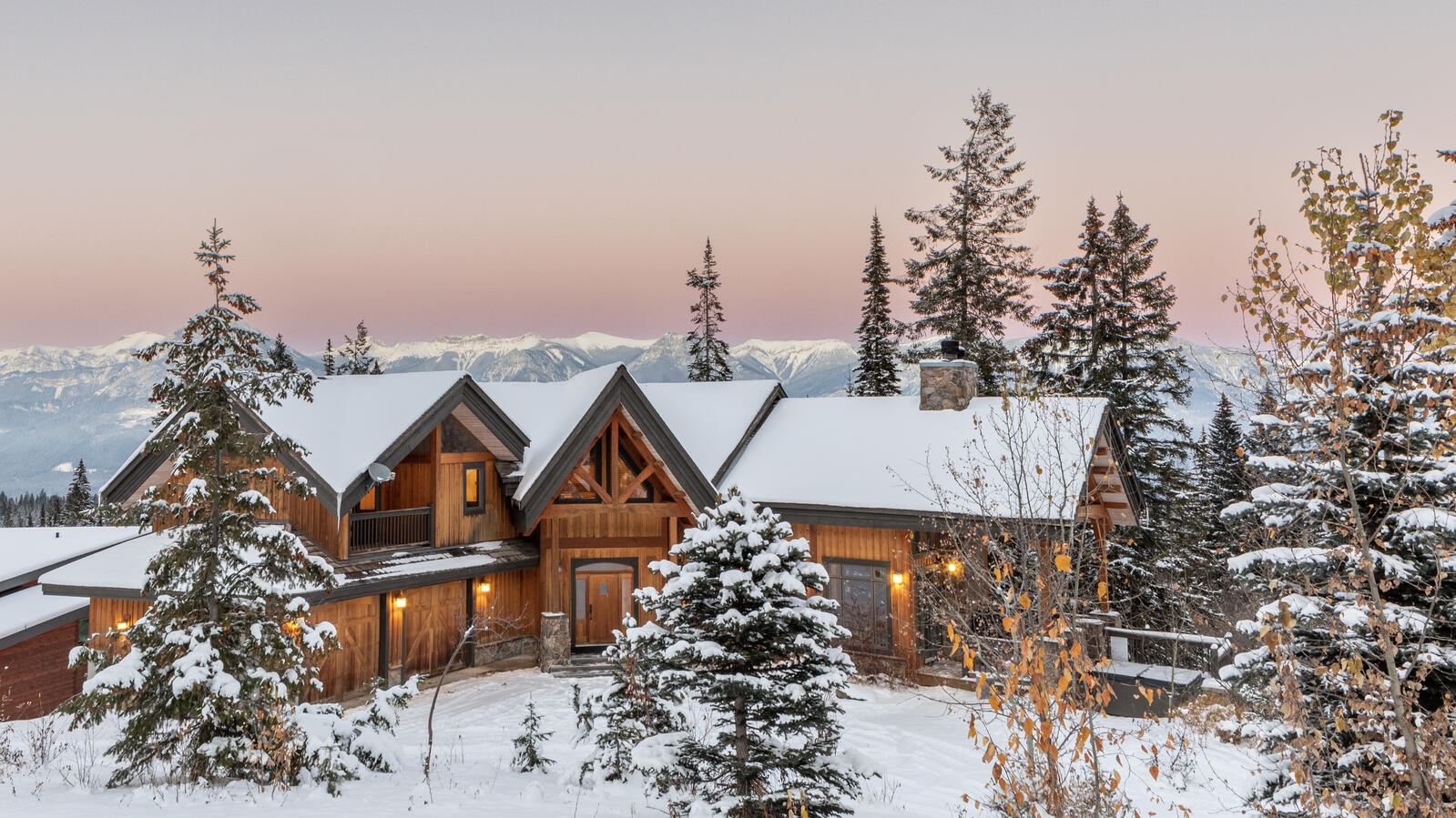 Vacation Rentals in Golden BC Lush Accomodations in Winter